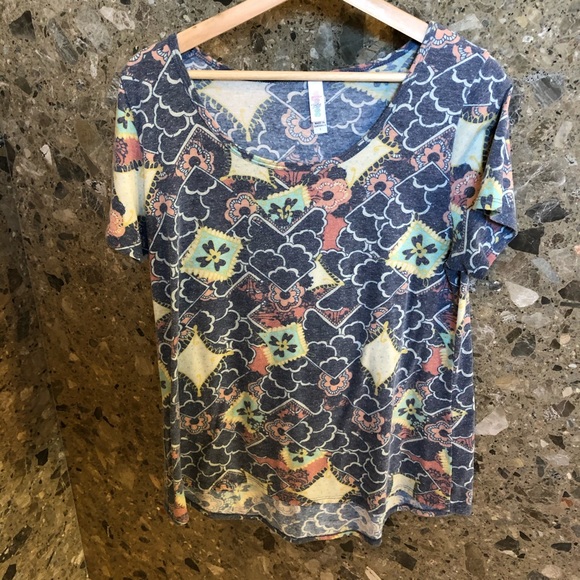 Large Classic Coral and Gray Tee - Picture 1 of 4